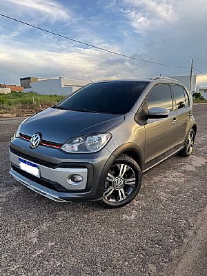 Up! Cross 1.0 Tsi Total Flex 5p 2017/2018 em Primavera do Leste - MT