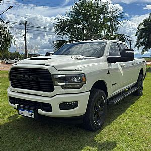 Ram 3500 Laramie Night Edition Cd 6.7 4x4 Turbo Diesel 2023/2024 em Sinop - MT