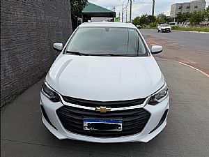 Onix Hatch Lt 1.0 Mecânico Flex 2022/2023 em Cuiabá - MT