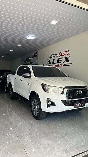 Hilux Srv Cd 2.7 4x2 Automático Flex 2018/2019 em Várzea Grande - MT