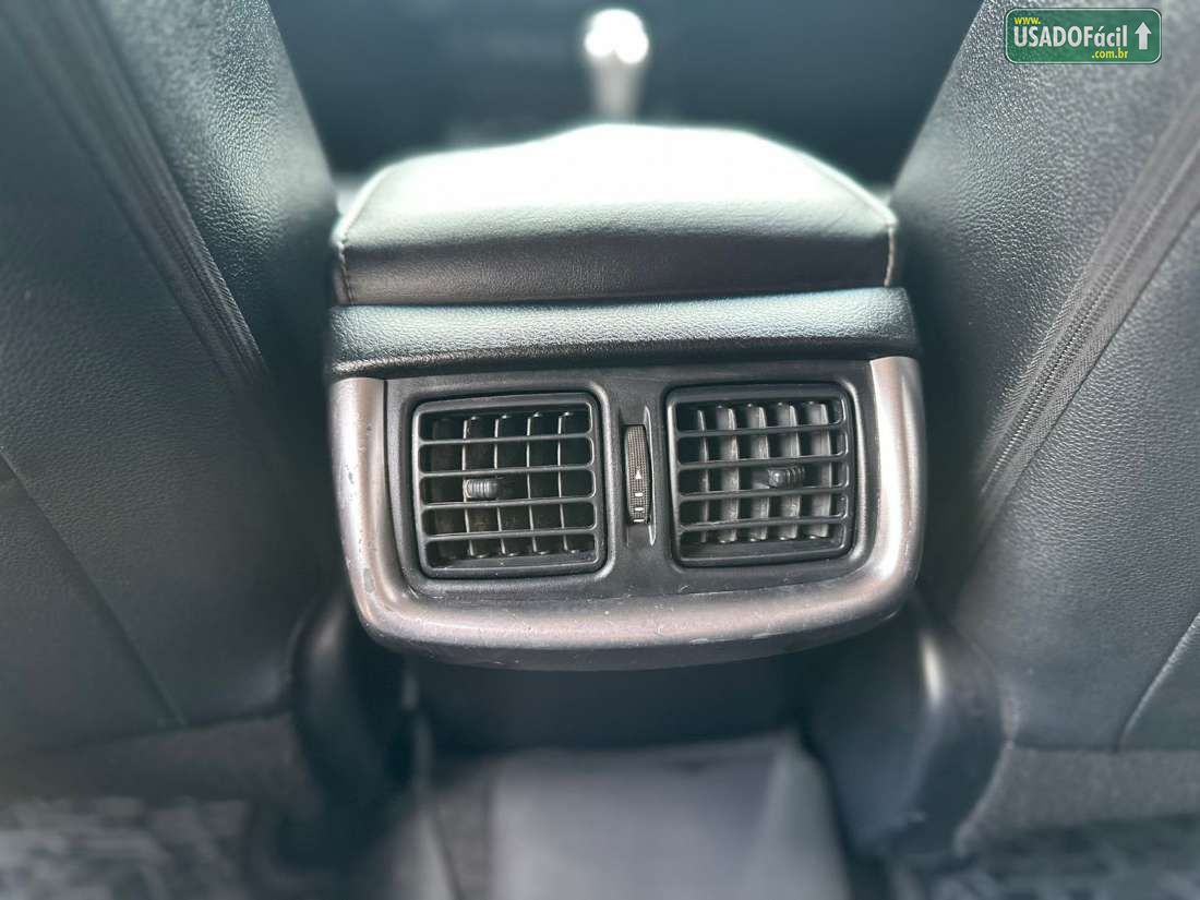 Toyota Hilux SRX CD 2.8 4x4 TDI Automático Diesel 2016/2017 — foto 13 de 19