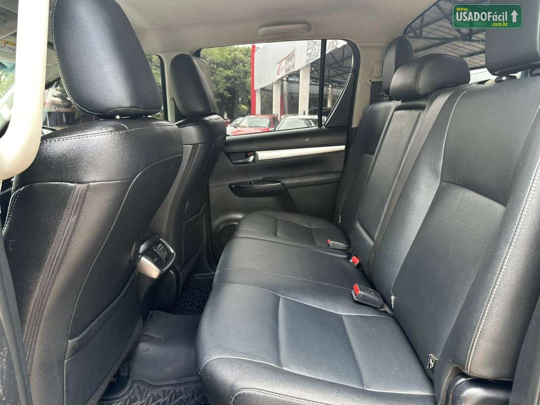Toyota Hilux SRX CD 2.8 4x4 TDI Automático Diesel 2016/2017 — foto 12 de 19