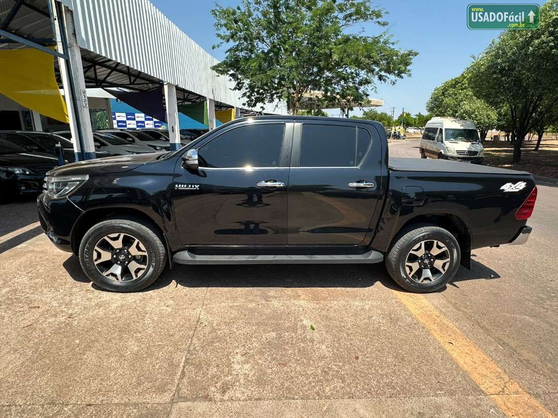 Toyota Hilux SRX CD 2.8 4x4 TDI Automático Diesel 2016/2017 — foto 18 de 19