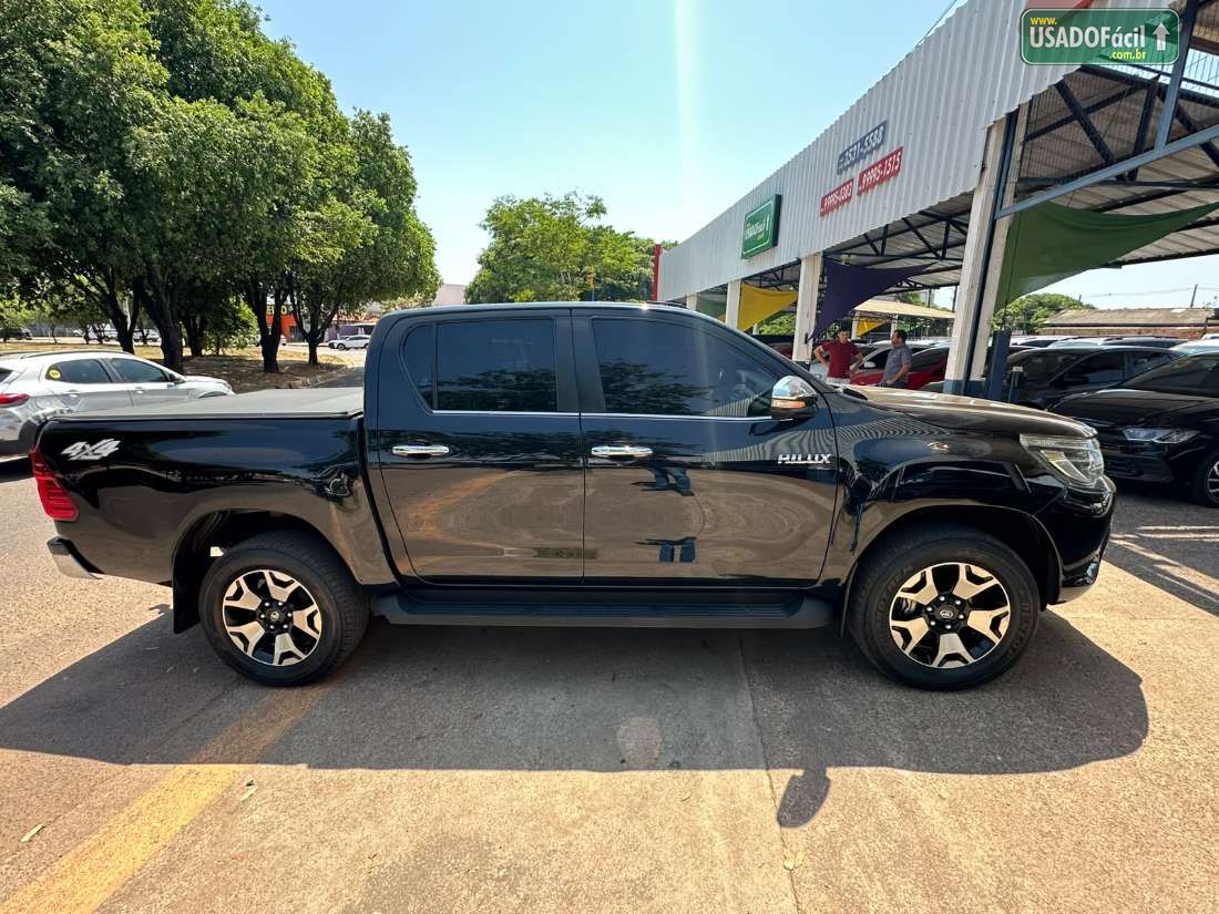 Toyota Hilux SRX CD 2.8 4x4 TDI Automático Diesel 2016/2017 — foto 19 de 19