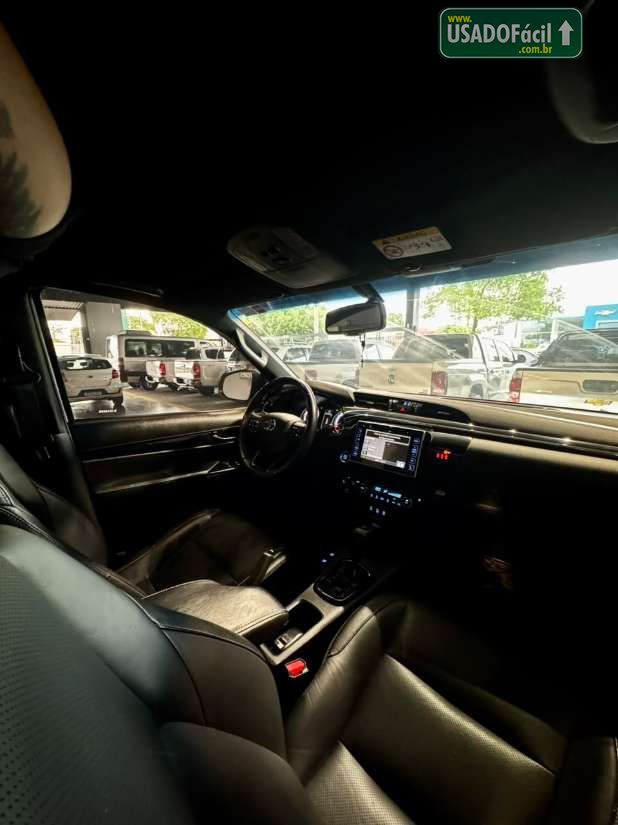 TOYOTA Hilux SRX CD 2.8 4x4 TDI Automático Diesel 2018/2019 — foto 4 de 15