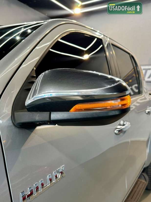 TOYOTA Hilux SRX CD 2.8 4x4 TDI Automático Diesel 2018/2019 — foto 7 de 15