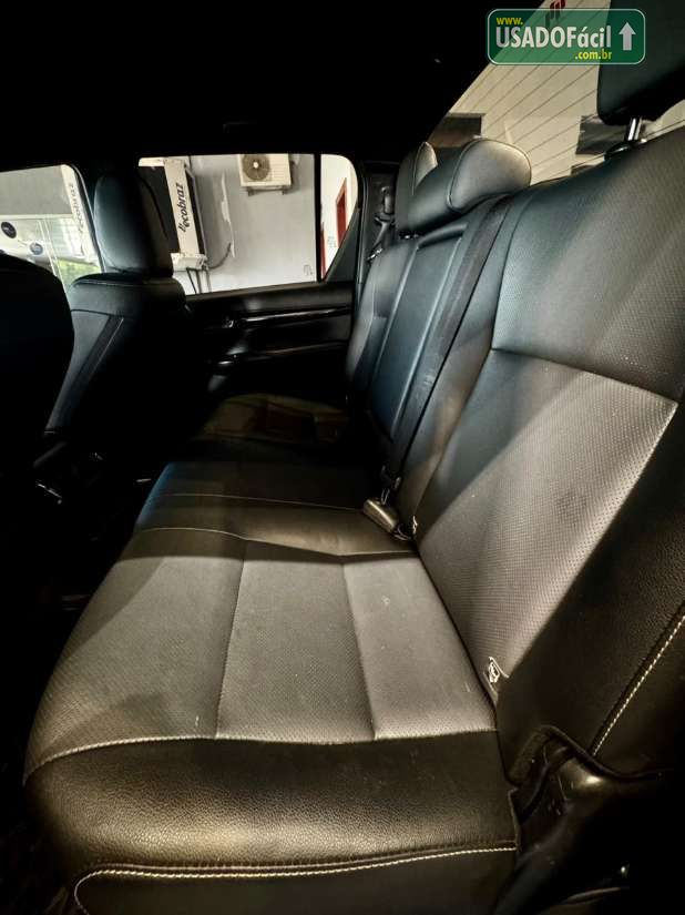 TOYOTA Hilux SRX CD 2.8 4x4 TDI Automático Diesel 2018/2019 — foto 12 de 15