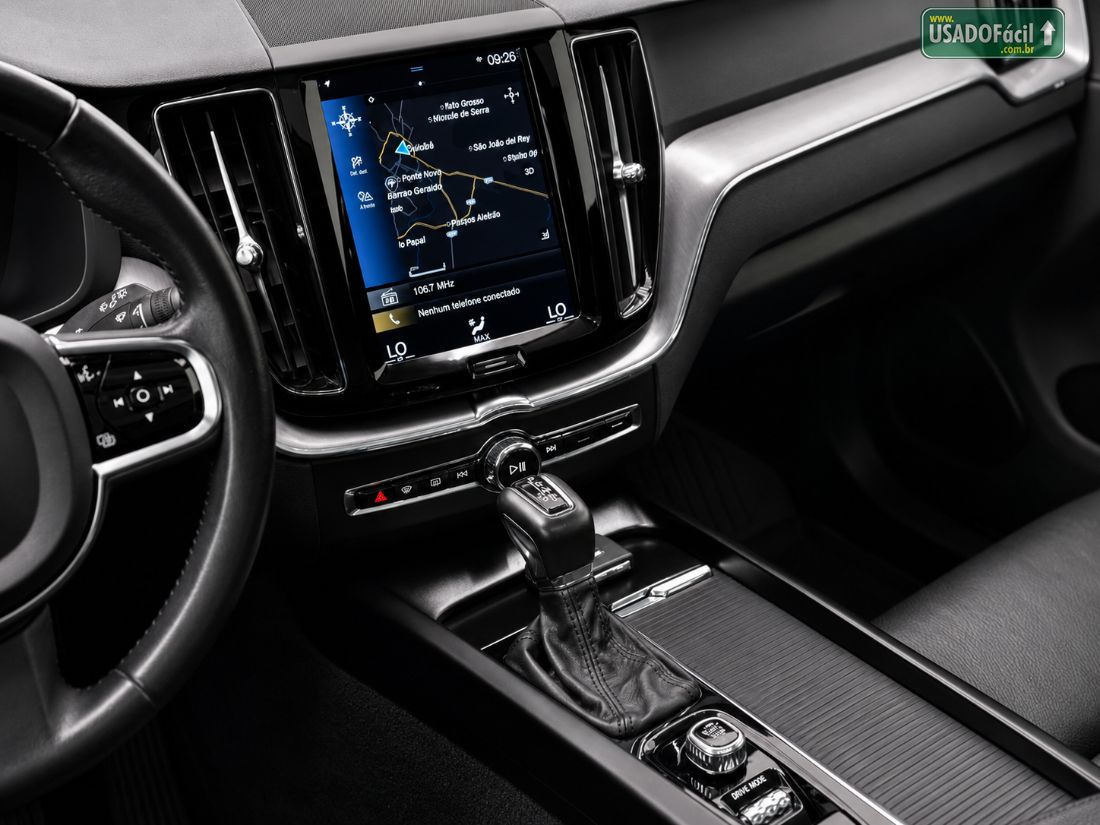 VOLVO Volvo XC 60 T-5 Momentum 2.0 254cv AWD 5P 2019/2020 — foto 12 de 15