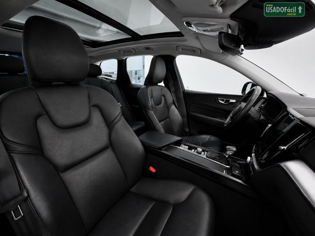 VOLVO Volvo XC 60 T-5 Momentum 2.0 254cv AWD 5P 2019/2020 — foto 14 de 15