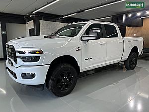 Ram 3500 Laramie Night Edition CD 6.7 4x4 Turbo Diesel