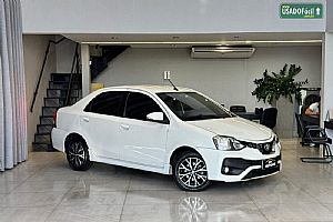 Etios Sedan Platinum 1.5 Automático Flex