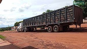 MERCEDES LS-1634 CARRETA BOIADEIRO 2 EIXOS
