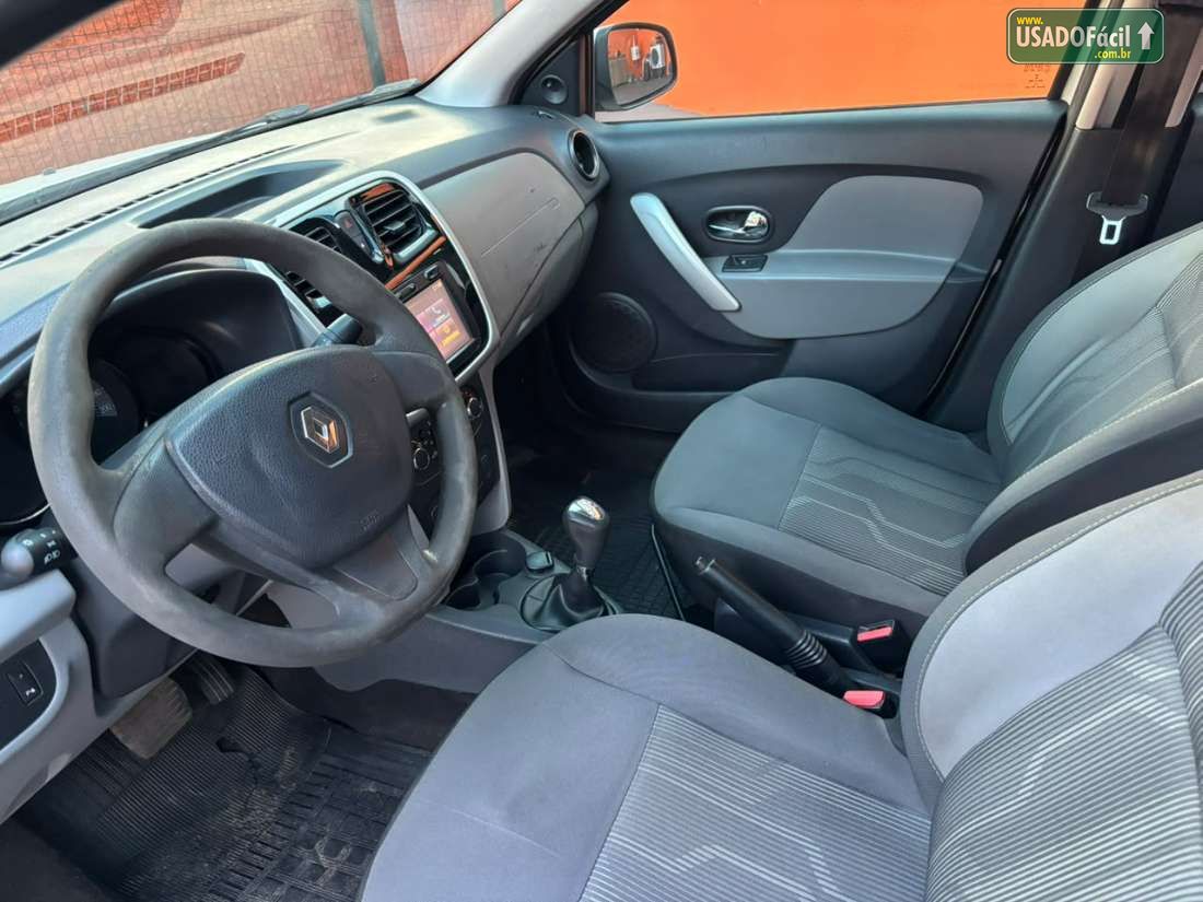 Renault Logan Expression 1.6 Hi-Flex 2016/2017 — foto 11 de 12