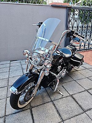 Harley Davidson Road King Classic Flhrc 2017/2017 em Cuiabá - MT
