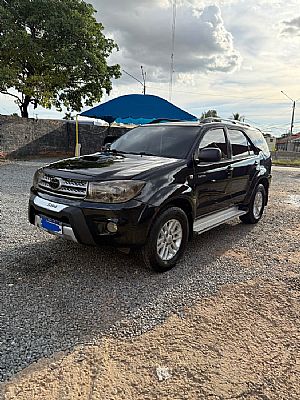 Hilux SW4 SRV D4-D 3.0 4x4 TDI Automático Diesel