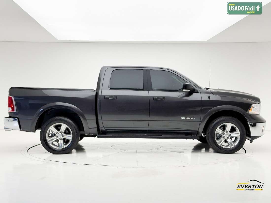 RAM Ram Classic Laramie CD 5.7 V8 4x4 Automático 2023/2023 — foto 4 de 21