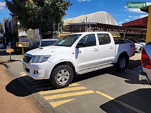 Hilux SR CD D4-D 3.0 4x4 TDI Automático Diesel