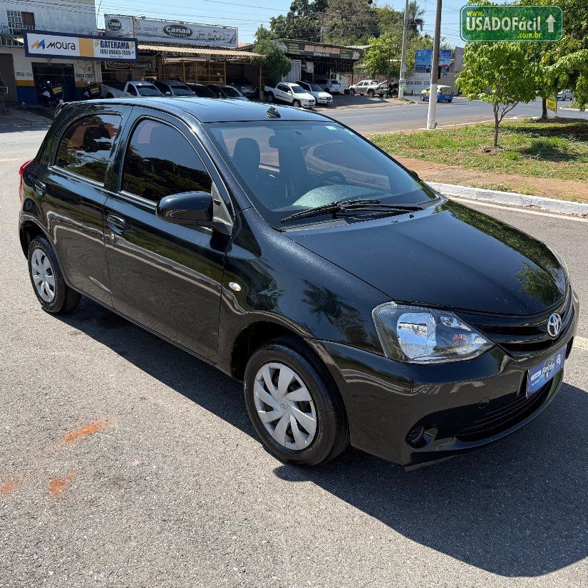 TOYOTA Etios Hatch X 1.3 Mecânico Flex