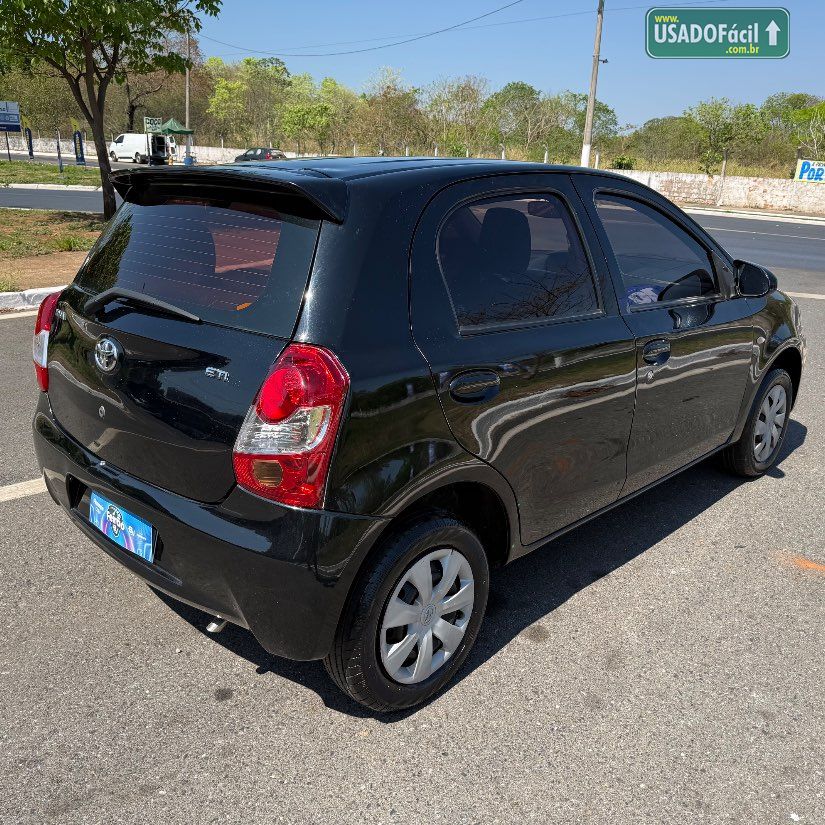 TOYOTA Etios Hatch X 1.3 Mecânico Flex 2016/2017 — foto 4 de 11