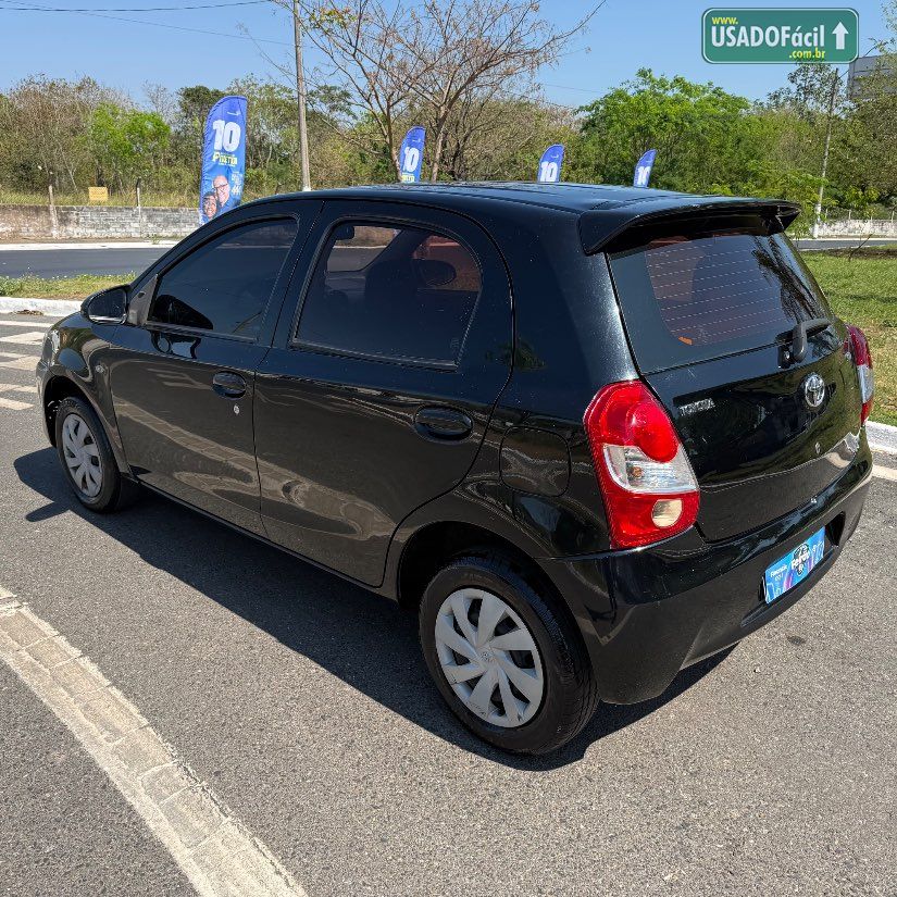 TOYOTA Etios Hatch X 1.3 Mecânico Flex 2016/2017 — foto 6 de 11