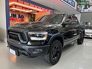 Ram Classic Laramie CD 5.7 V8 4X4 Automático