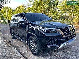 Hilux Sw4 Srx 2.8 4x4 Tdi Automático Diesel 2023/2024 em Cuiabá - MT