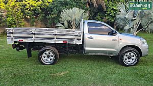 Hilux Cs D4-d 3.0 4x4 Tdi Mecânico Diesel 2014/2014 em Cuiabá - MT