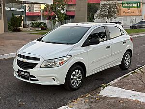 Onix Hatch 1.0 Lt 2015/2015 em Cuiabá - MT
