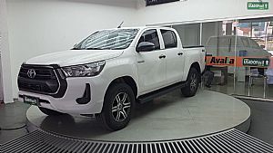 Hilux Cd 2.8 4x4 Mecânico Diesel 2024/2024 em Cuiabá - MT