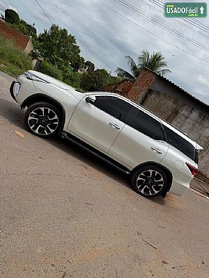 Hilux Sw4 Srx 2.8 4x4 Tdi Automático Diesel 2017/2017 em Cuiabá - MT