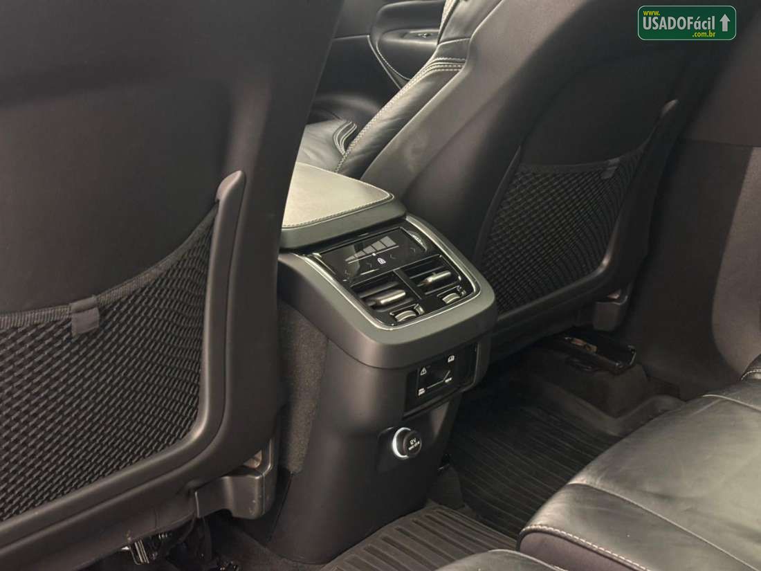 VOLVO Volvo XC 90 D-5 Momentum 2.0 235cv Diesel 5P 2017/2018 — foto 17 de 17