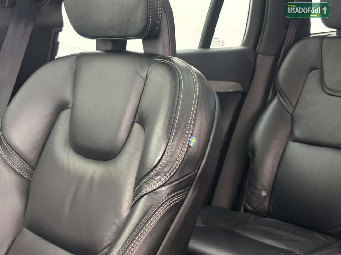 VOLVO Volvo XC 90 D-5 Momentum 2.0 235cv Diesel 5P 2017/2018 — foto 16 de 17