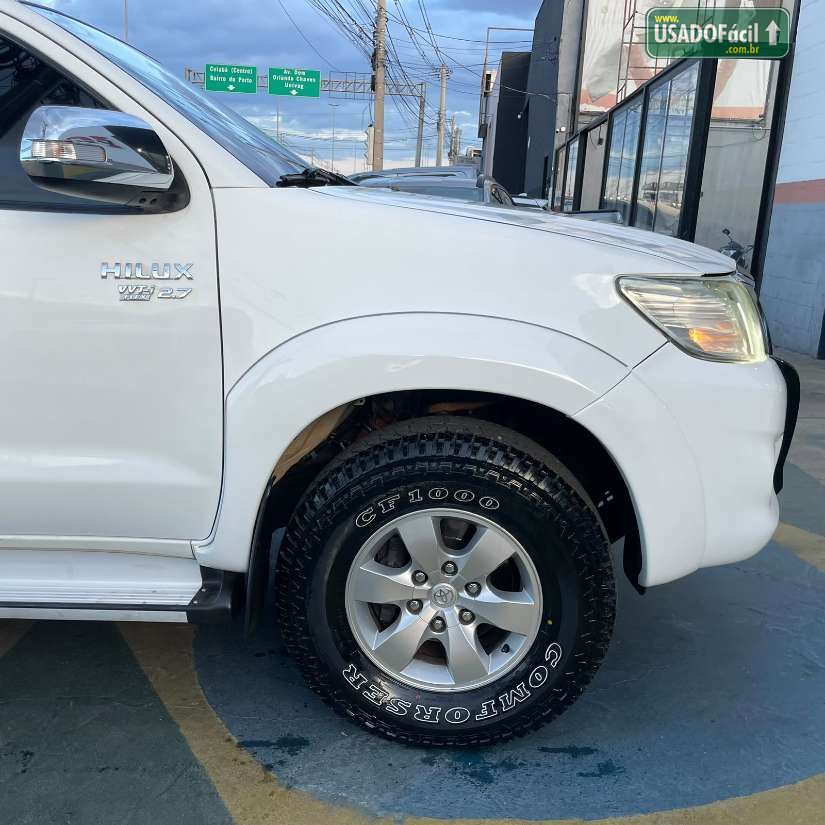 Toyota Hilux SRV CD 2.7 4x4 Automático Flex 2014/2015 — foto 10 de 18