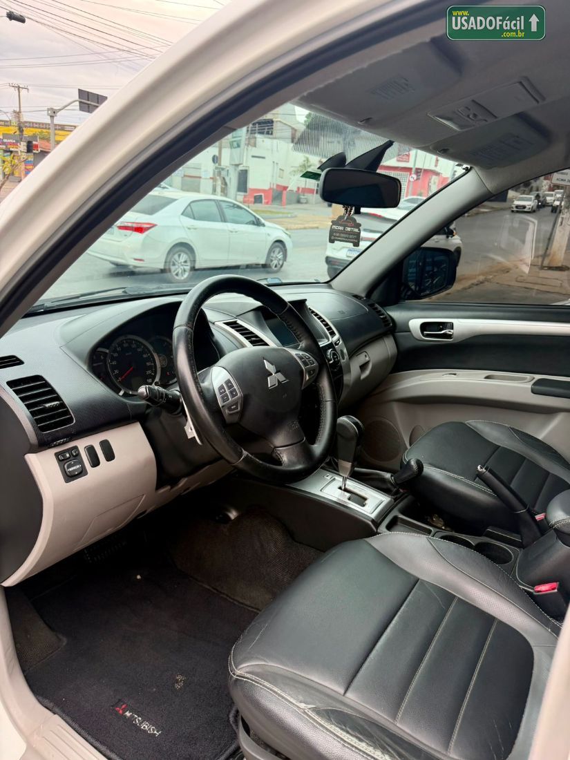 Mitsubishi Pajero Dakar HPE 3.2 4x4 Turbo Intercoole Automático Diesel 2014/2015 — foto 8 de 12