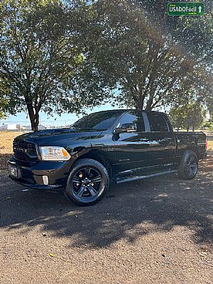 Ram Classic Laramie CD 5.7 V8 4X4 Automático