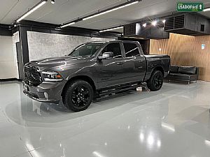 Ram Classic Laramie Night Edition 5.7 4X4 Automático