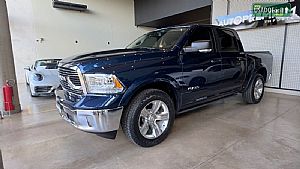 Ram Classic Laramie CD 5.7 V8 4X4 Automático