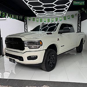 Ram 3500 Laramie Night Edition CD 6.7 4x4 Turbo Diesel