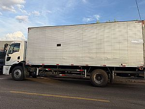 Cargo 1319 E Turbo 2p Diesel E5 2013/2013 em Rondonópolis - MT