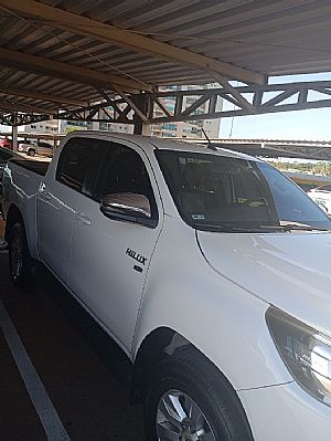 Hilux Sr Cd 2.7 4x2 16v Automático Flex 2017/2018 em Cuiabá - MT
