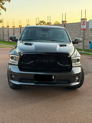 Ram Classic Laramie Cd 5.7 V8 4x4 Automático 2022/2022 em Cuiabá - MT