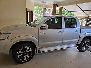 Hilux Sr Cd D4-d 3.0 4x4 Tdi Automático Diesel 2013/2013 em Rondonópolis - MT
