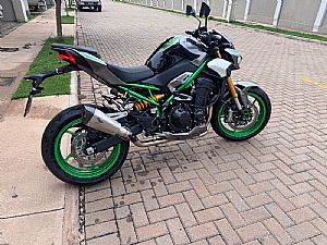 Kawasaki Z 900 R Edition 2025/2026 em Cuiabá - MT