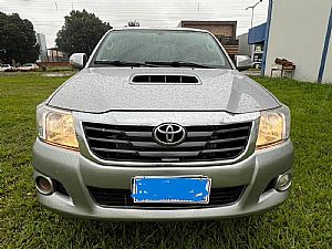 Hilux Srv Cd D4-d 3.0 4x4 Tdi Automático Diesel 2014/2015 em Campo Novo do Parecis - MT