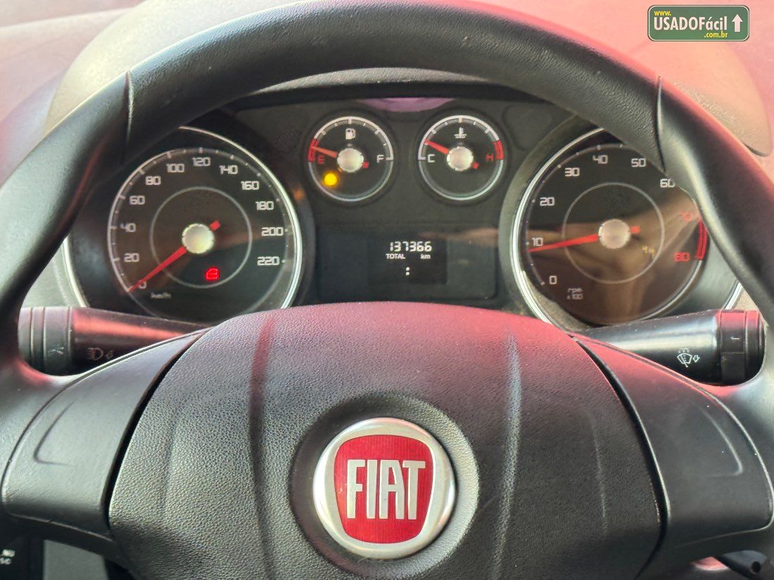 FIAT Punto Attractive Italia 1.4 Fire Flex 5P 2014/2015 — foto 12 de 15