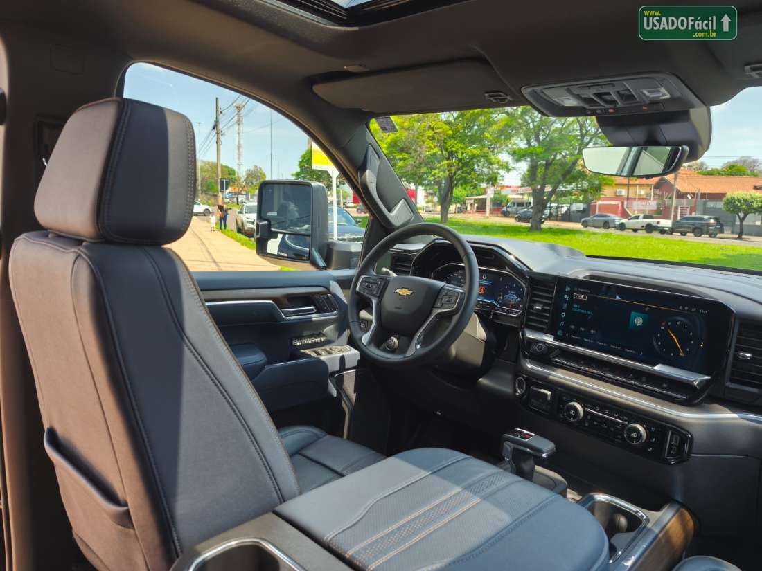 CHEVROLET/GM Silverado High Country 5.3 V8 AWD Automático 2025/2025 — foto 8 de 12