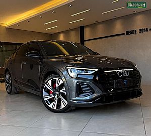 Audi Q8 E-Tron Performance Black Elétrico