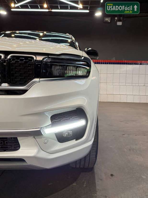 Jeep Commander Overland TD380 2.0 4x4 Automático Diesel 7 lugares 2022/2022 — foto 4 de 17