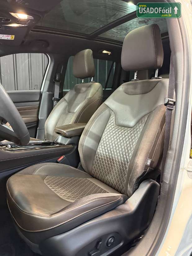 Jeep Commander Overland TD380 2.0 4x4 Automático Diesel 7 lugares 2022/2022 — foto 8 de 17