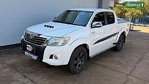 Hilux Srv Cd D4-d 3.0 4x4 Tdi Automático Diesel 2013/2014 em Campo Novo do Parecis - MT
